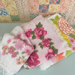 Floral Bath Towels Set - Pink and White Vintage Hand Towels Lot
